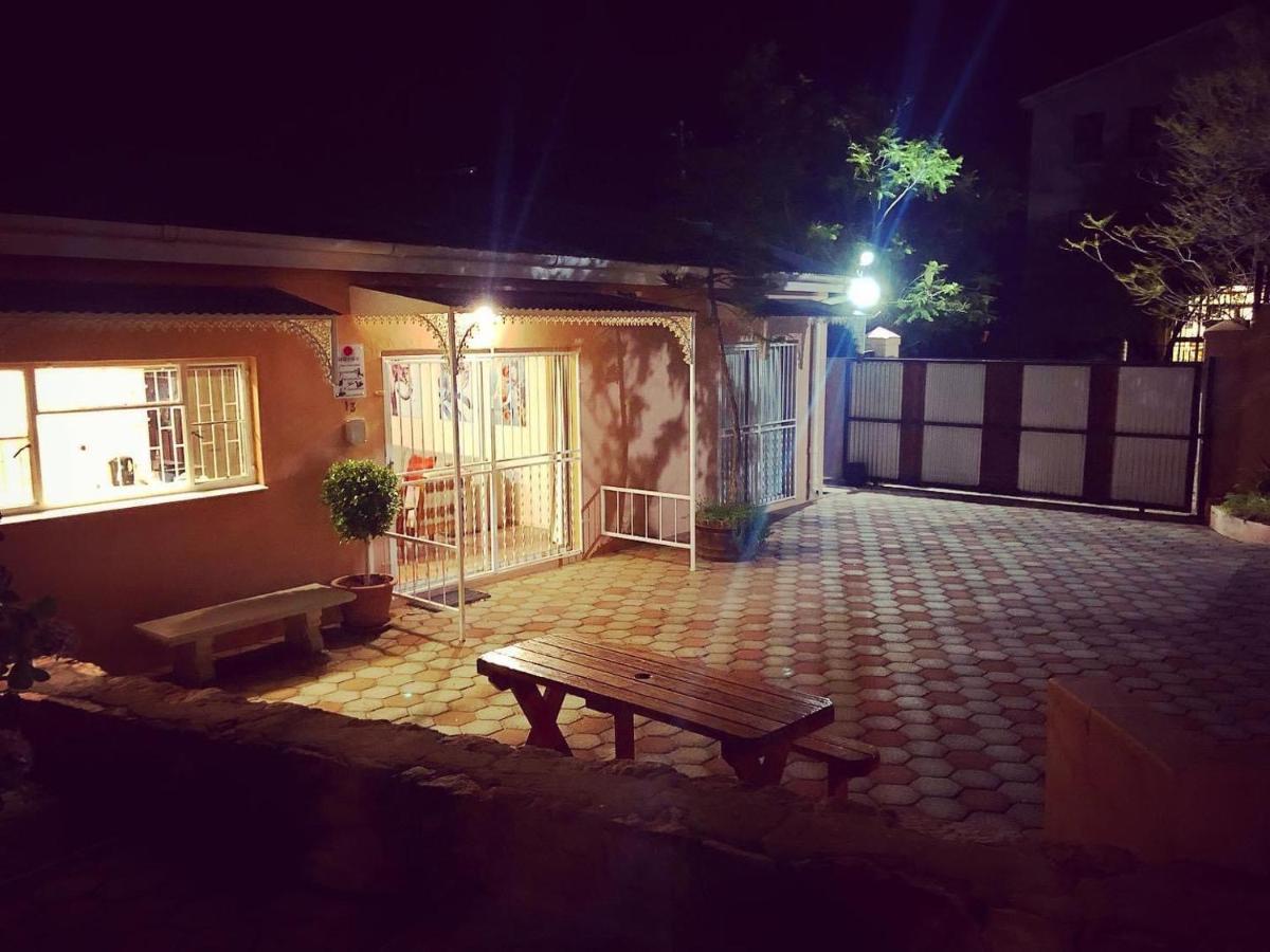 Halfmens Cc Elkoweru & Kliprand Guest House Springbok Extérieur photo